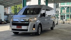 ALL NEW TOYOTA COMMUTER 2.8 ออโต้ ป้ายแดง STD